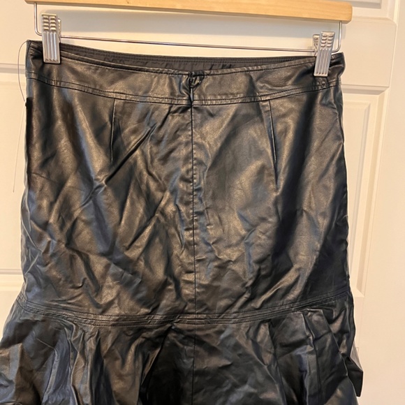 Laundry Wrinkled Leather Skirt - Picture 3 of 4